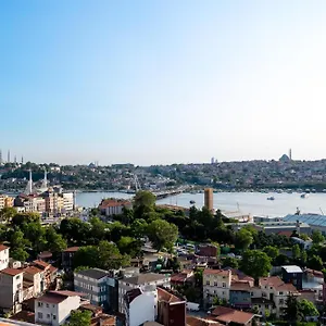 https://radisson-blu-hotel-istanbul-pera-34430.istanbul-turkeyhotels.com