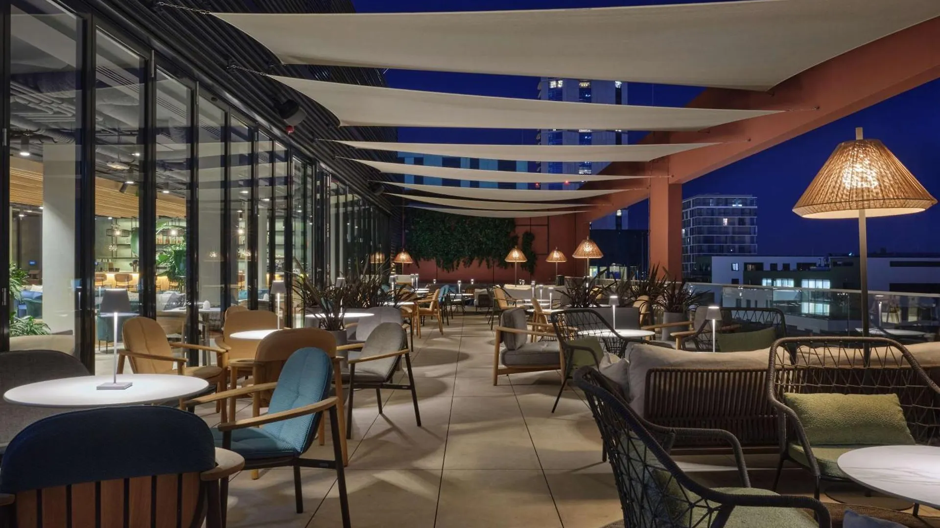 Radisson Hotel Budapest Budapart 4*,