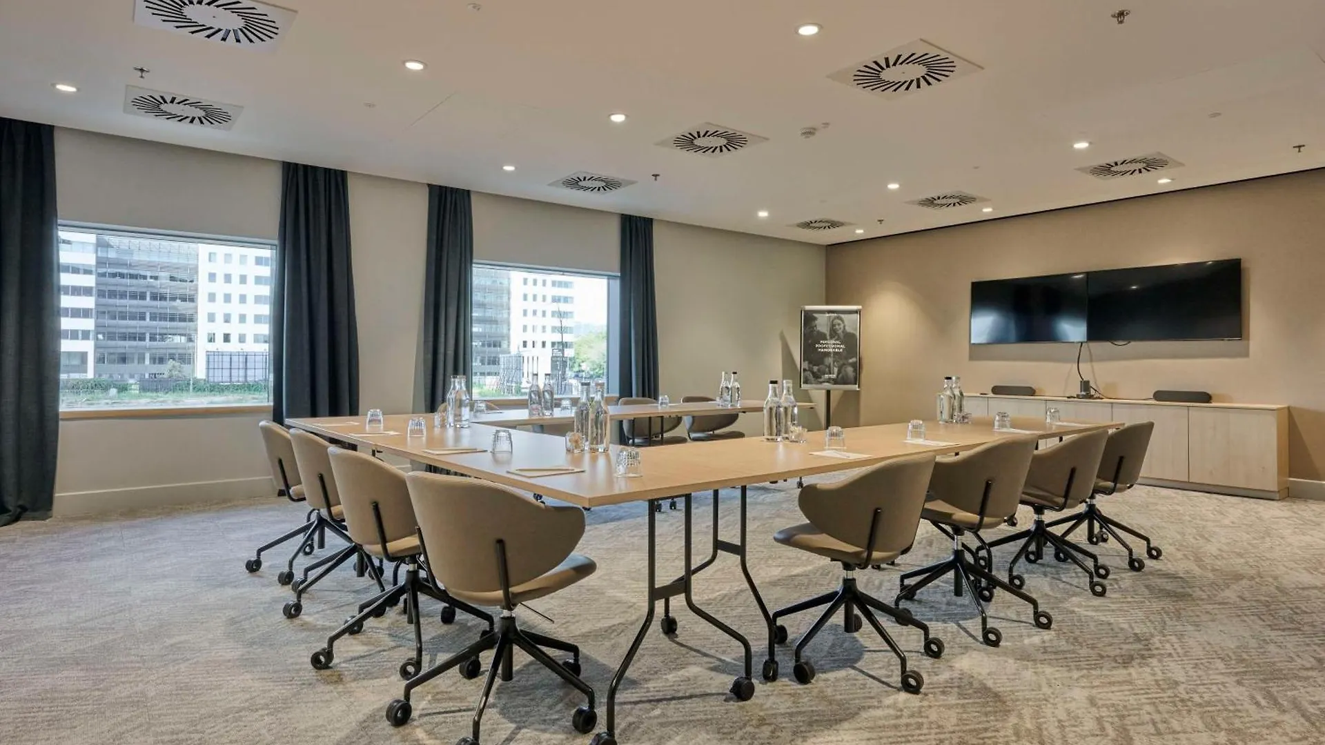 Radisson Hotel Budapest Budapart 4*,