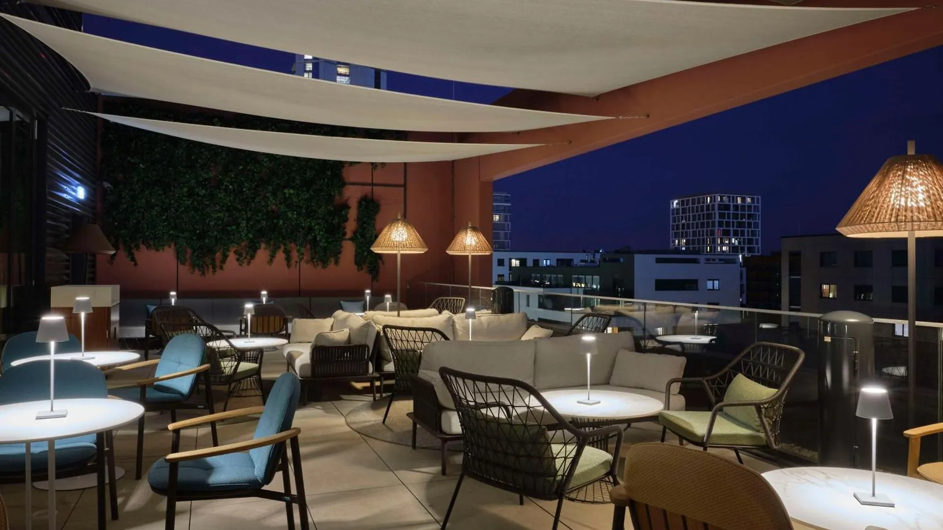 Radisson Hotel Budapest Budapart 4*,