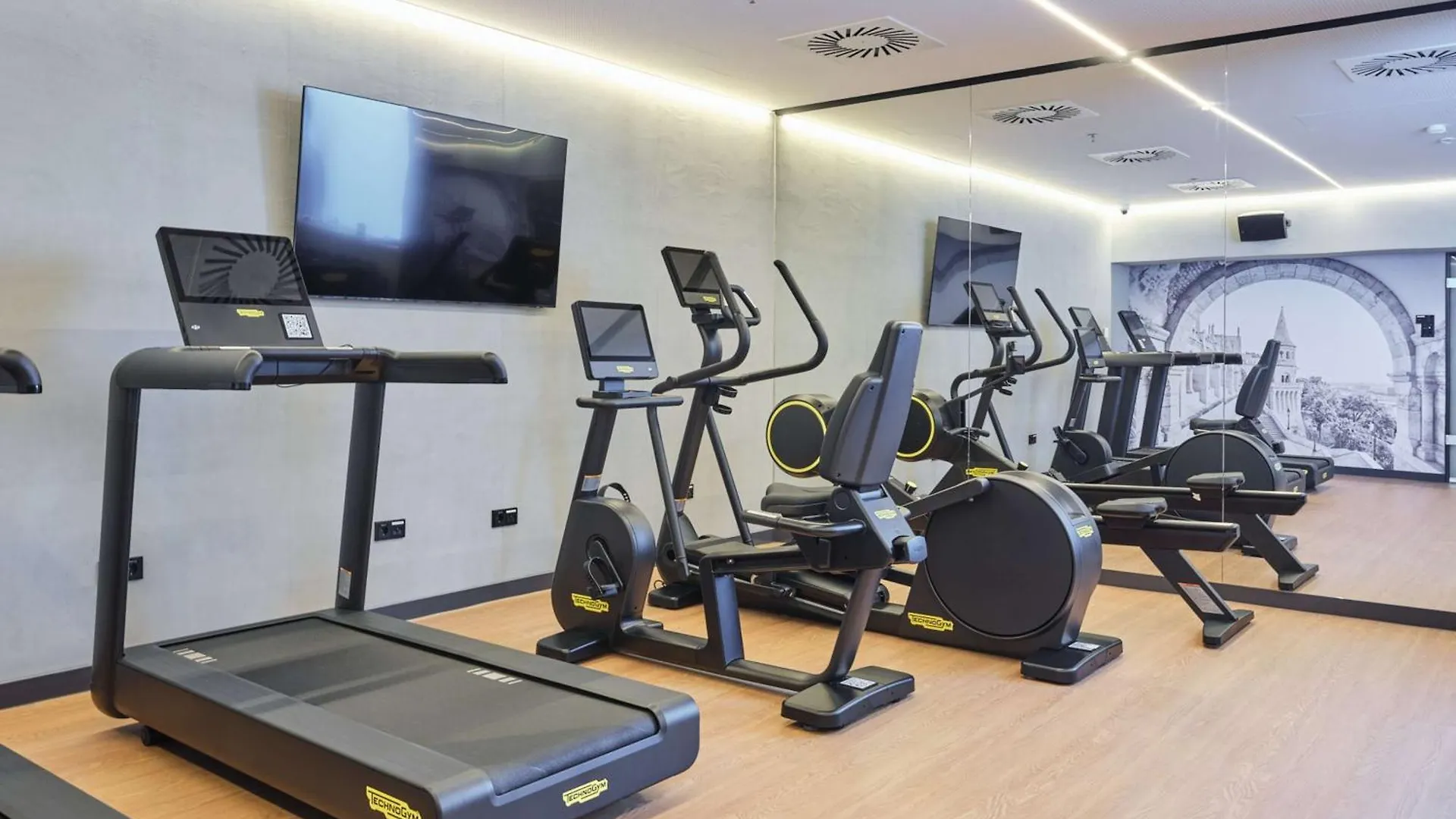 Radisson Hotel Budapest Budapart 4*,